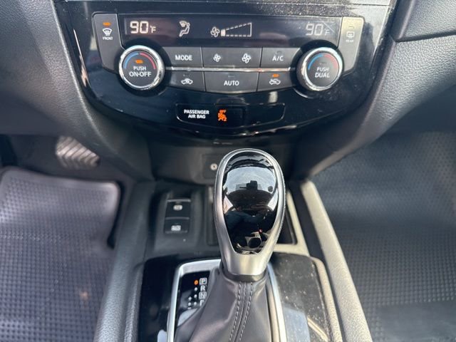Used 2019 Nissan Rogue SV w/ Premium Package image 21