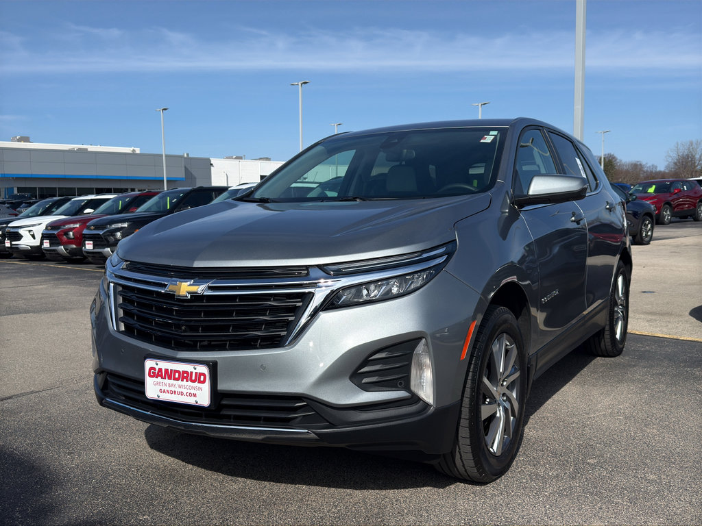 Used 2023 Chevrolet Equinox LT image 2