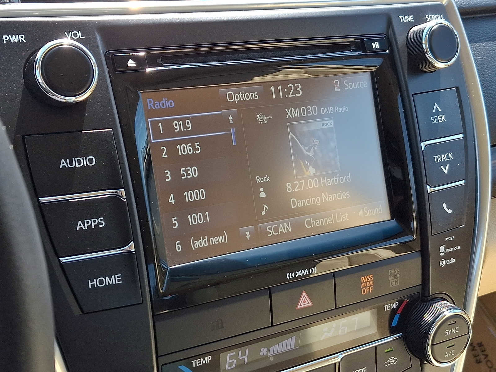 Used 2016 Toyota Camry XLE FWD image 19