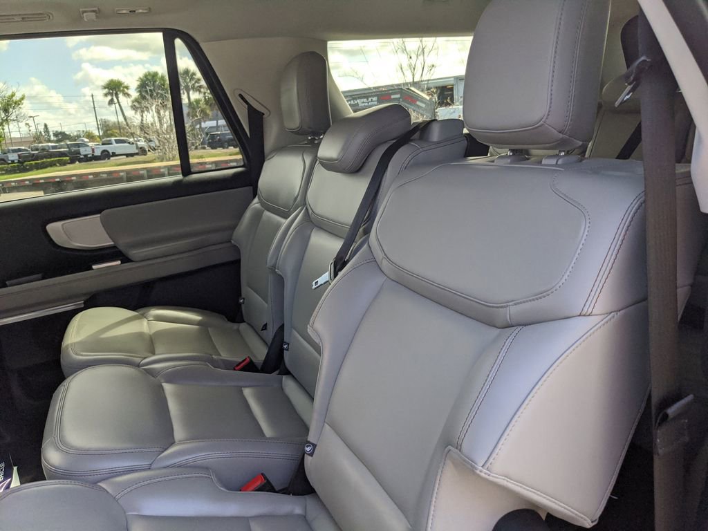 Used 2025 Ford Expedition Max Active image 18