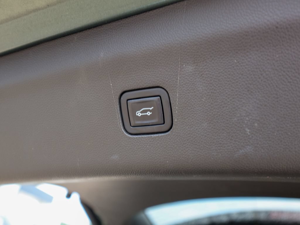 Used 2023 Buick Enclave Avenir w/ LPO, Floor Liner Package FWD image 6