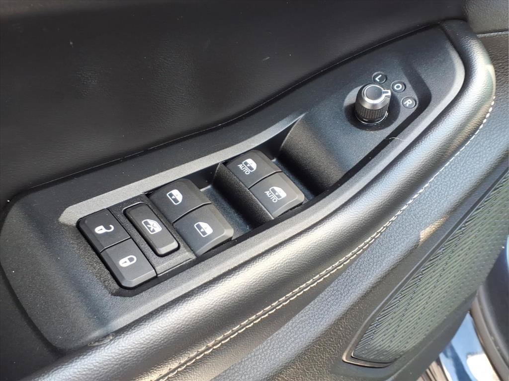 Used 2023 Jeep Grand Cherokee L Limited AWD/4WD image 19