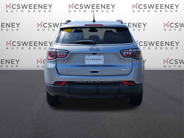 Used 2023 Jeep Compass Latitude w/ Convenience Group AWD/4WD image 4