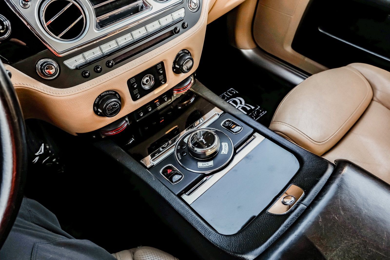 Used 2015 Rolls-Royce Ghost image 29