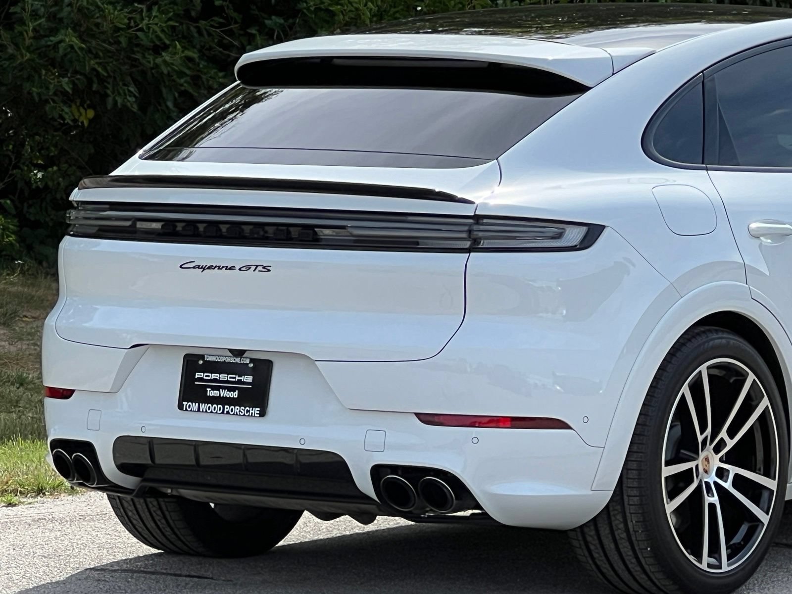 Certified 2025 Porsche Cayenne GTS AWD/4WD image 10
