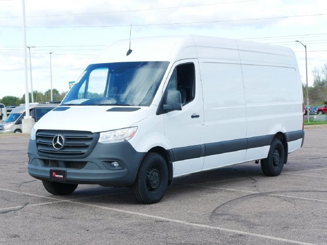 Used 2023 Mercedes-Benz Sprinter 2500 image 3