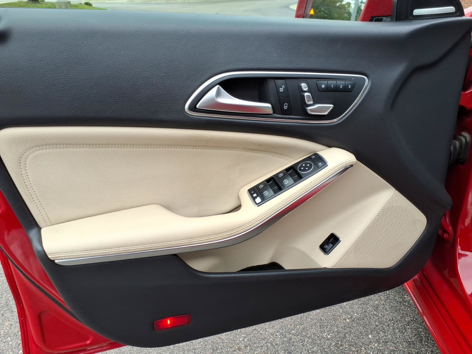 Used 2019 Mercedes-Benz CLA 250 4MATIC image 16