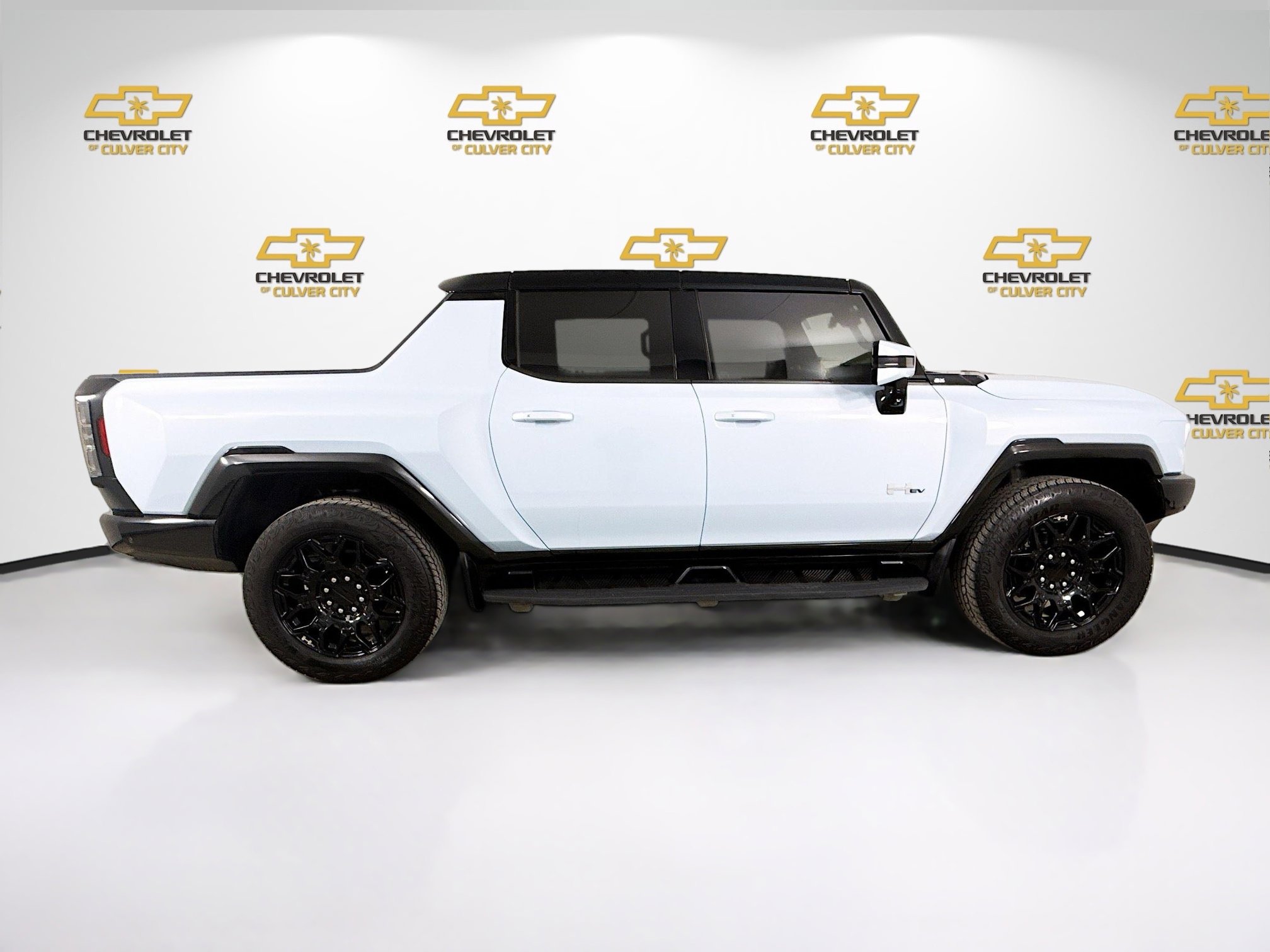 Used 2025 GMC Hummer EV 2X image 8