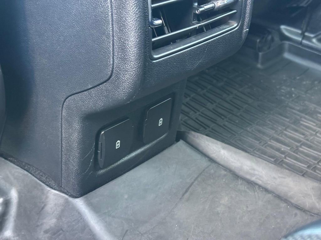 Used 2023 Lincoln Corsair Grand Touring image 12