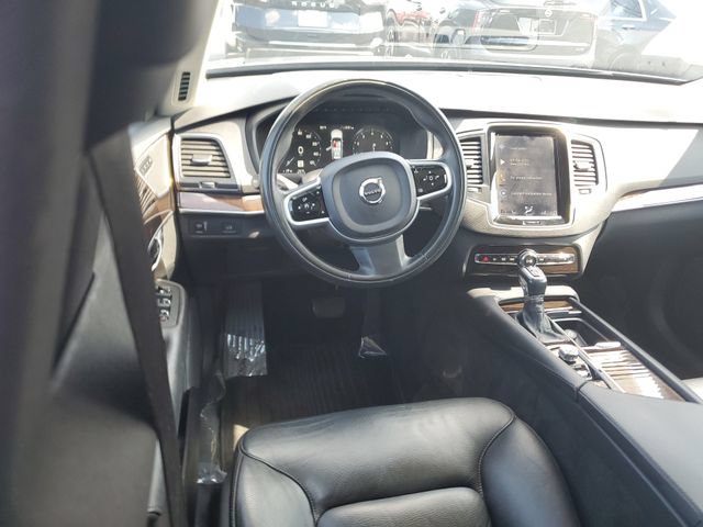 Used 2019 Volvo XC90 T6 Momentum AWD/4WD image 11