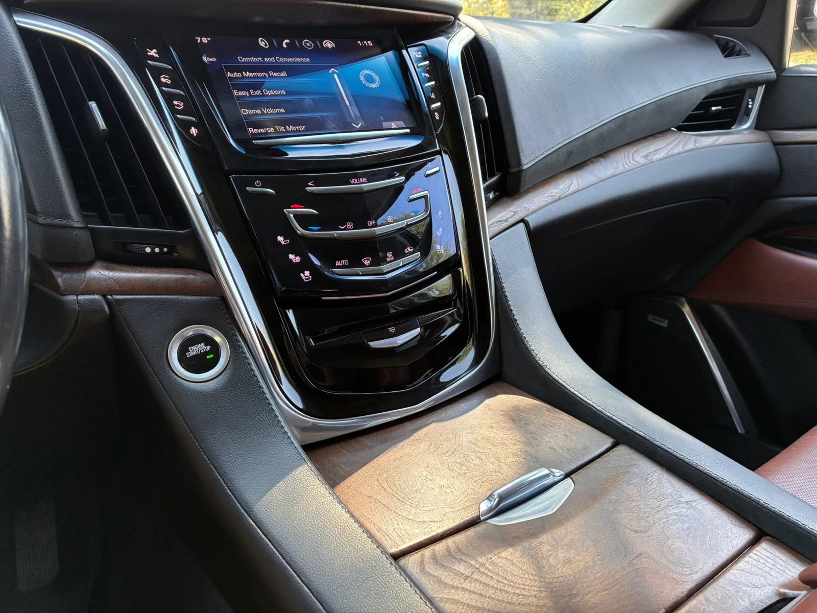 Used 2015 Cadillac Escalade Premium AWD/4WD image 26