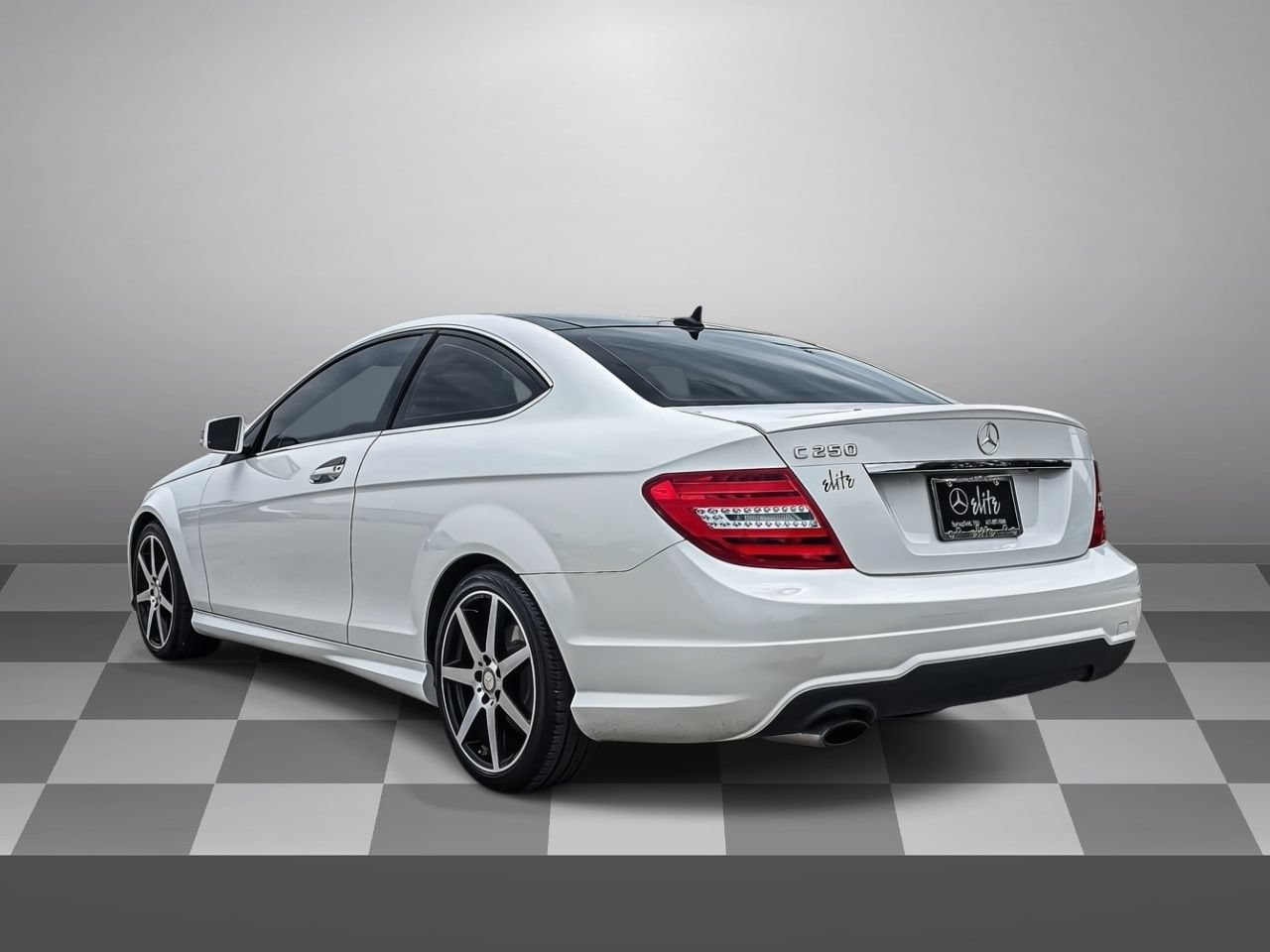 Used 2015 Mercedes-Benz C 250 Coupe image 4
