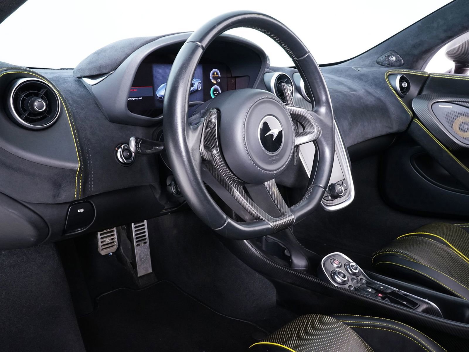 Used 2019 McLaren 570S Spider RWD image 4
