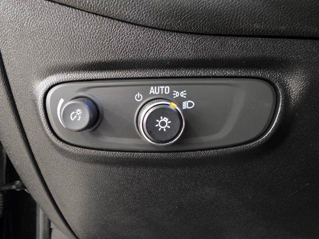 Used 2018 Chevrolet Equinox LS FWD image 21