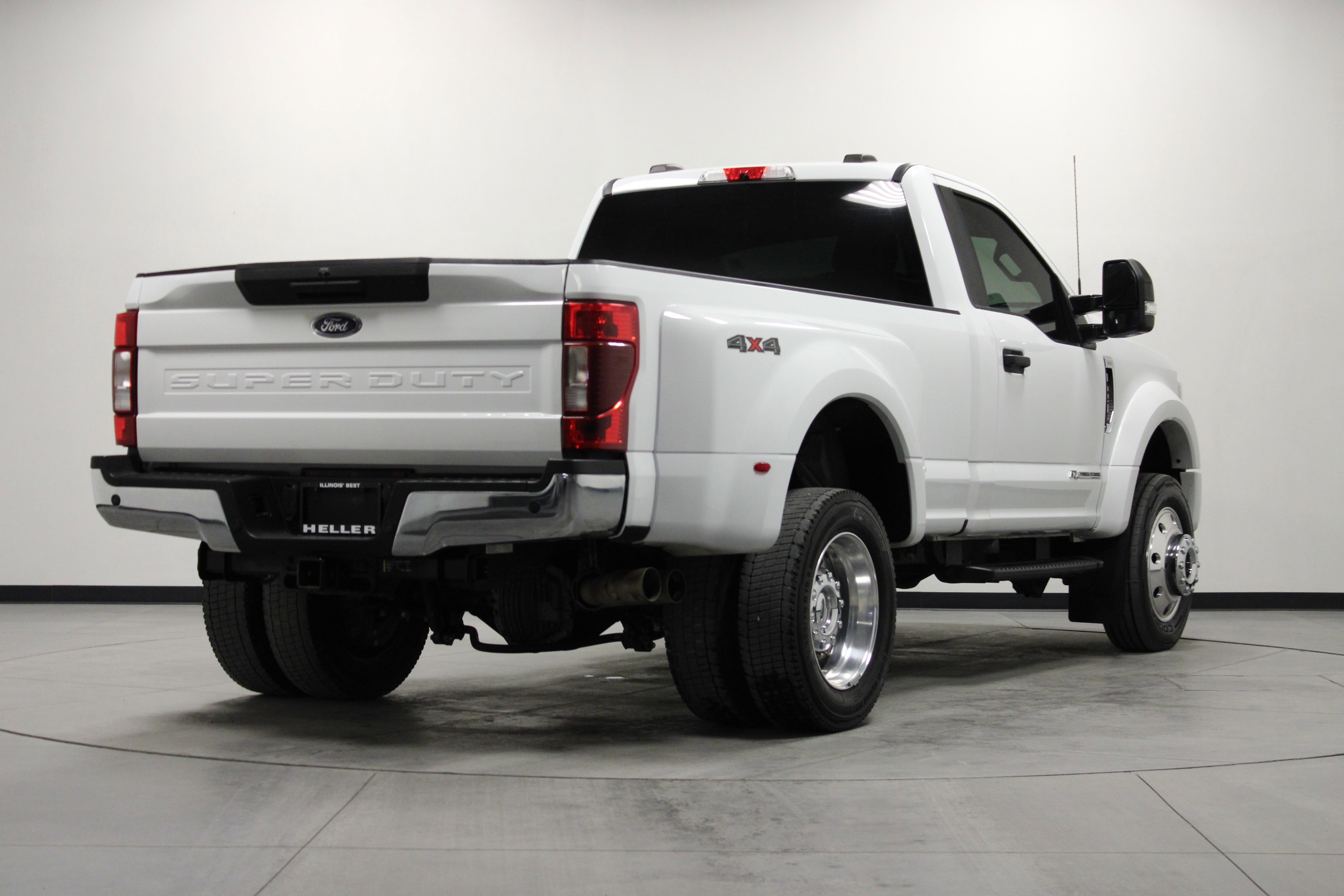 Used 2022 Ford F450 XLT w/ XLT Value Package image 4