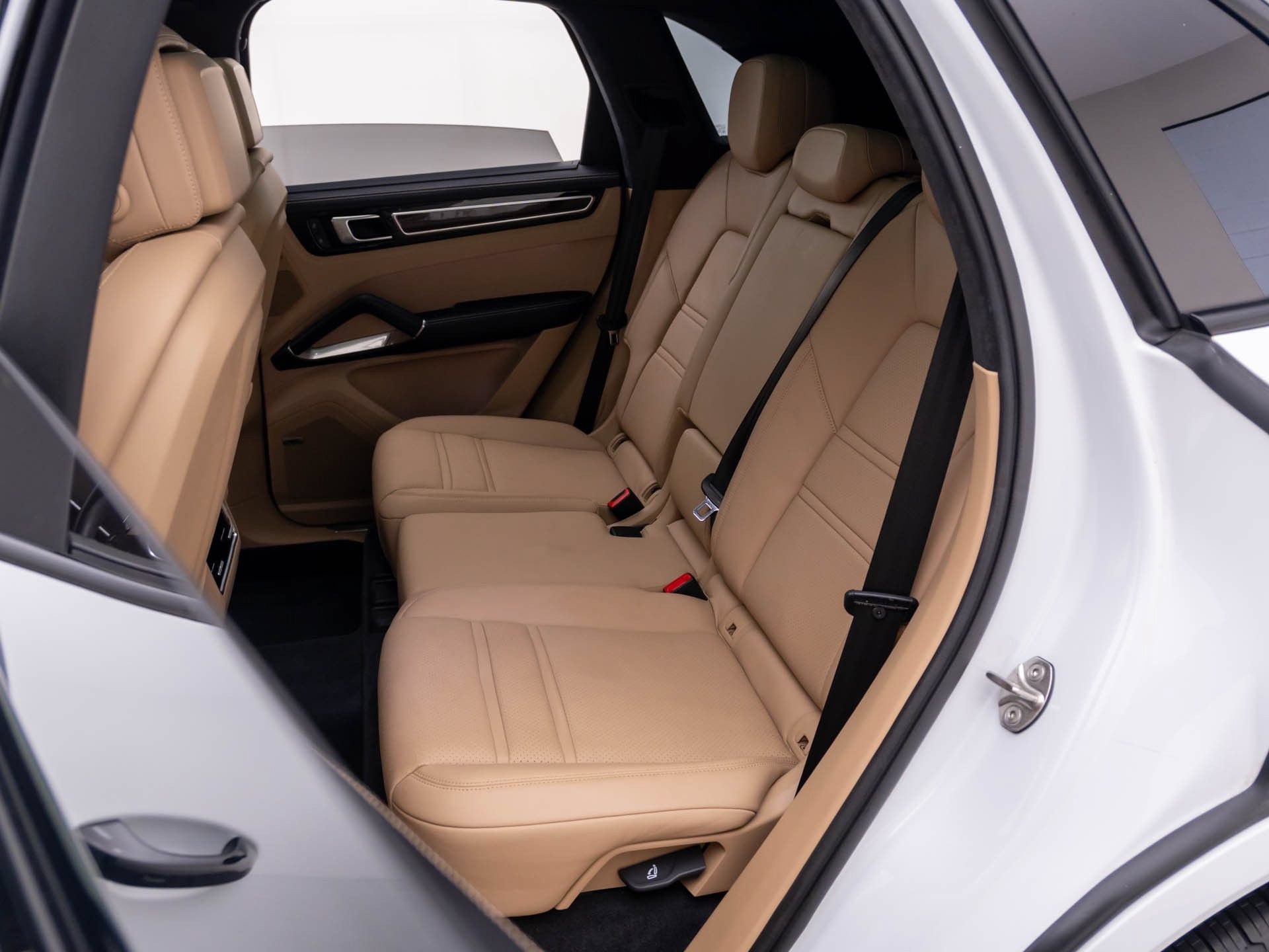 Used 2023 Porsche Cayenne Turbo S AWD/4WD image 17
