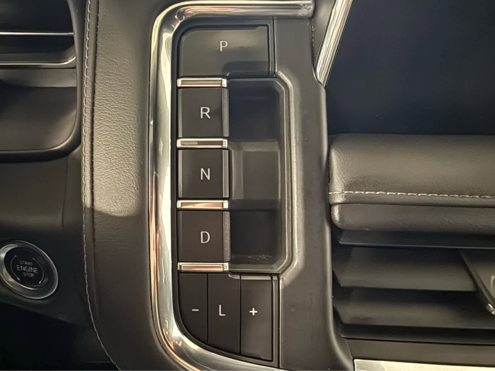 Certified 2024 GMC Yukon XL SLE w/ Max Trailering Package AWD/4WD image 26