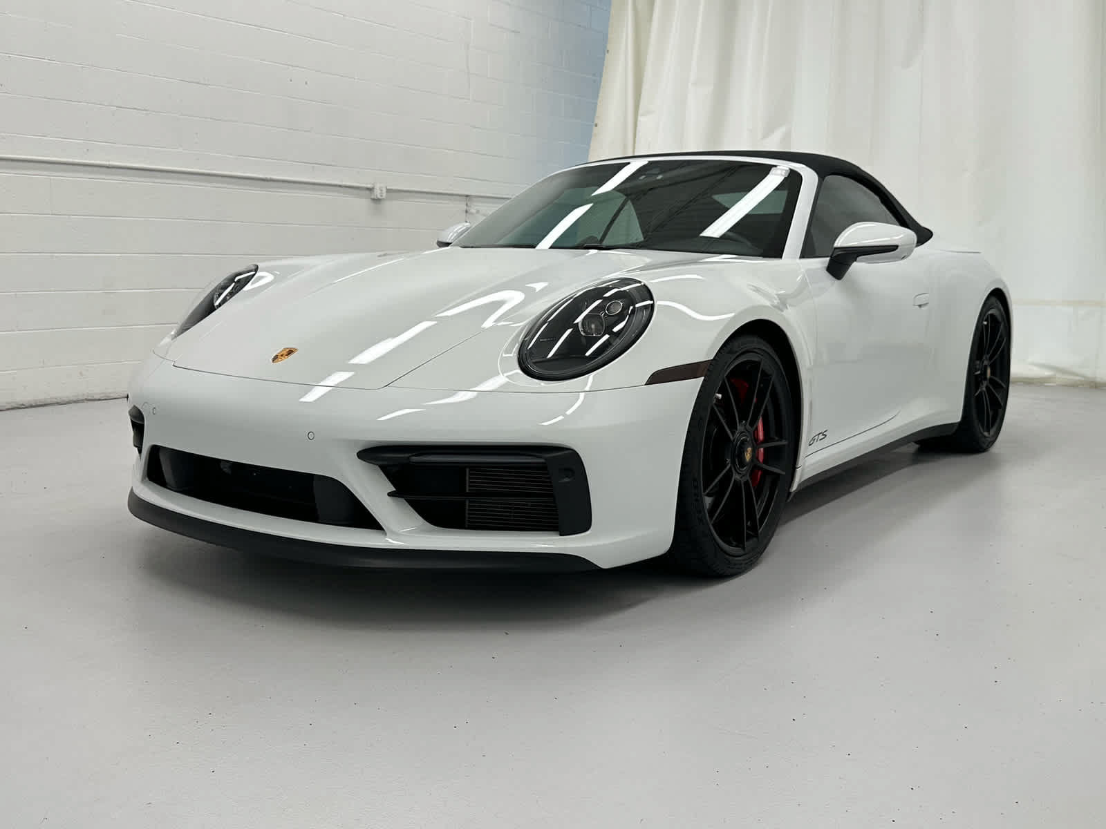 Used 2022 Porsche 911 Carrera GTS w/ Premium Package RWD image 11
