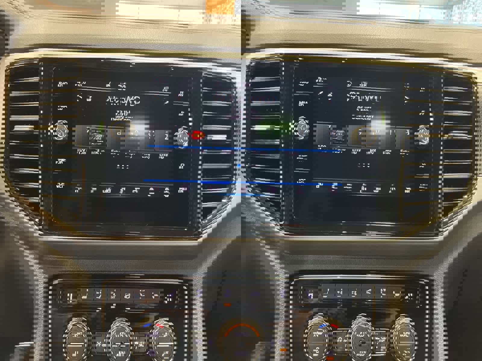 Used 2023 Volkswagen Atlas Cross Sport SEL Premium R-Line image 24