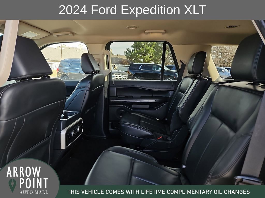 Used 2024 Ford Expedition XLT image 18