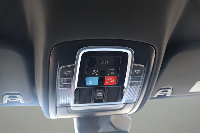 New 2026 RAM 1500 Laramie AWD/4WD image 25