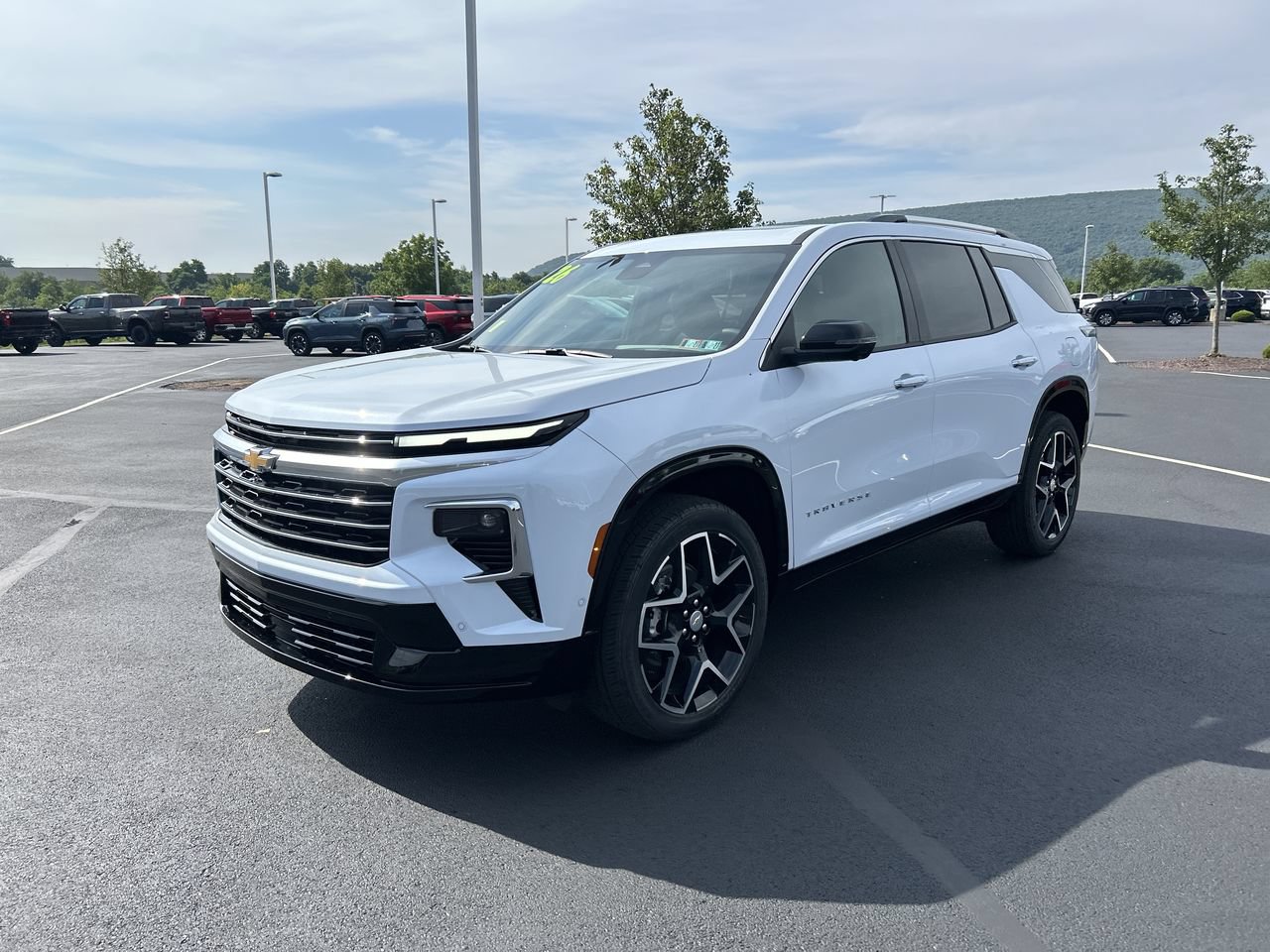 New 2026 Chevrolet Traverse High Country w/ LPO, Floor Liner Package AWD/4WD image 3