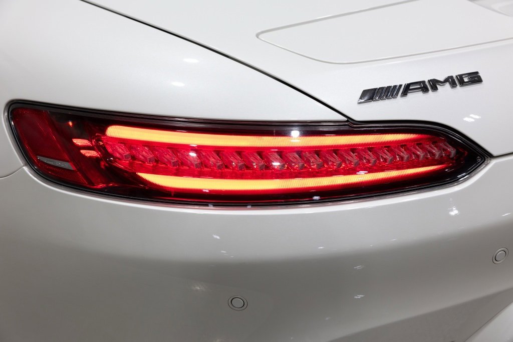 Used 2018 Mercedes-Benz AMG GT Roadster w/ Exclusive Interior Package image 32