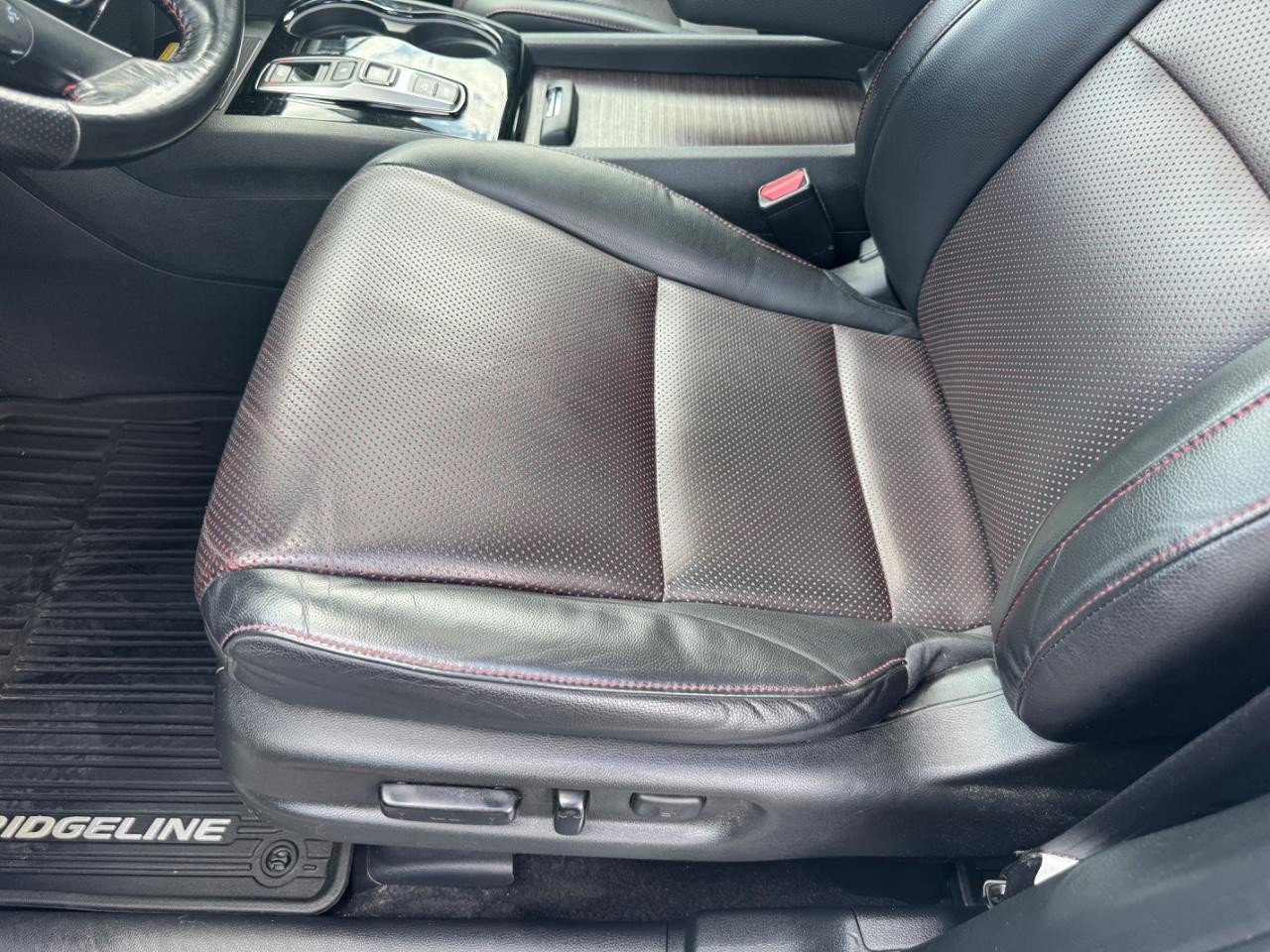 Certified 2021 Honda Ridgeline Black Edition image 17