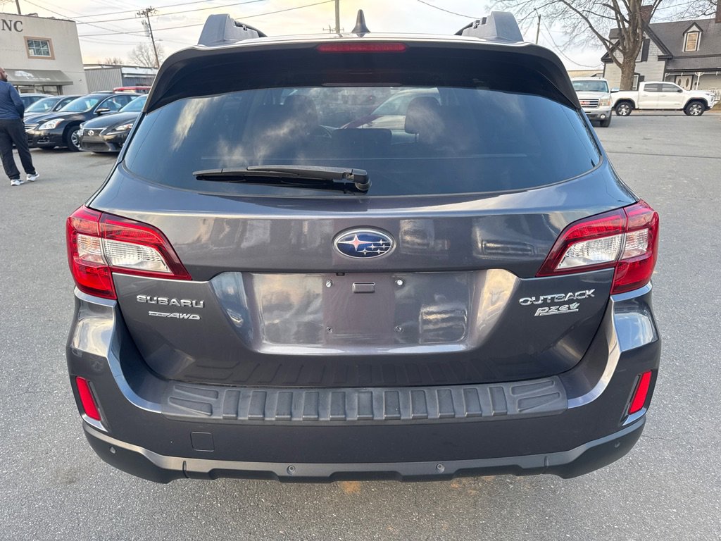 Used 2017 Subaru Outback 2.5i Limited image 4