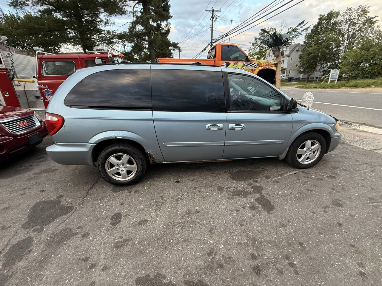 Used 2006 Dodge Grand Caravan SXT image 9
