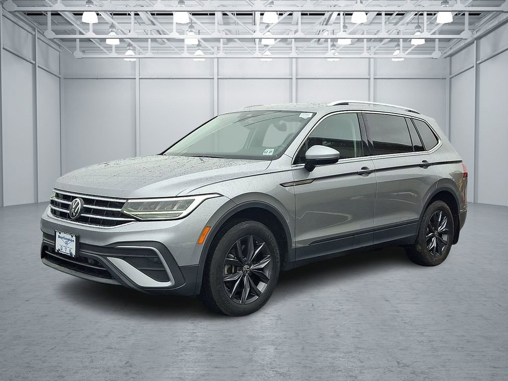 Certified 2022 Volkswagen Tiguan SE image 3