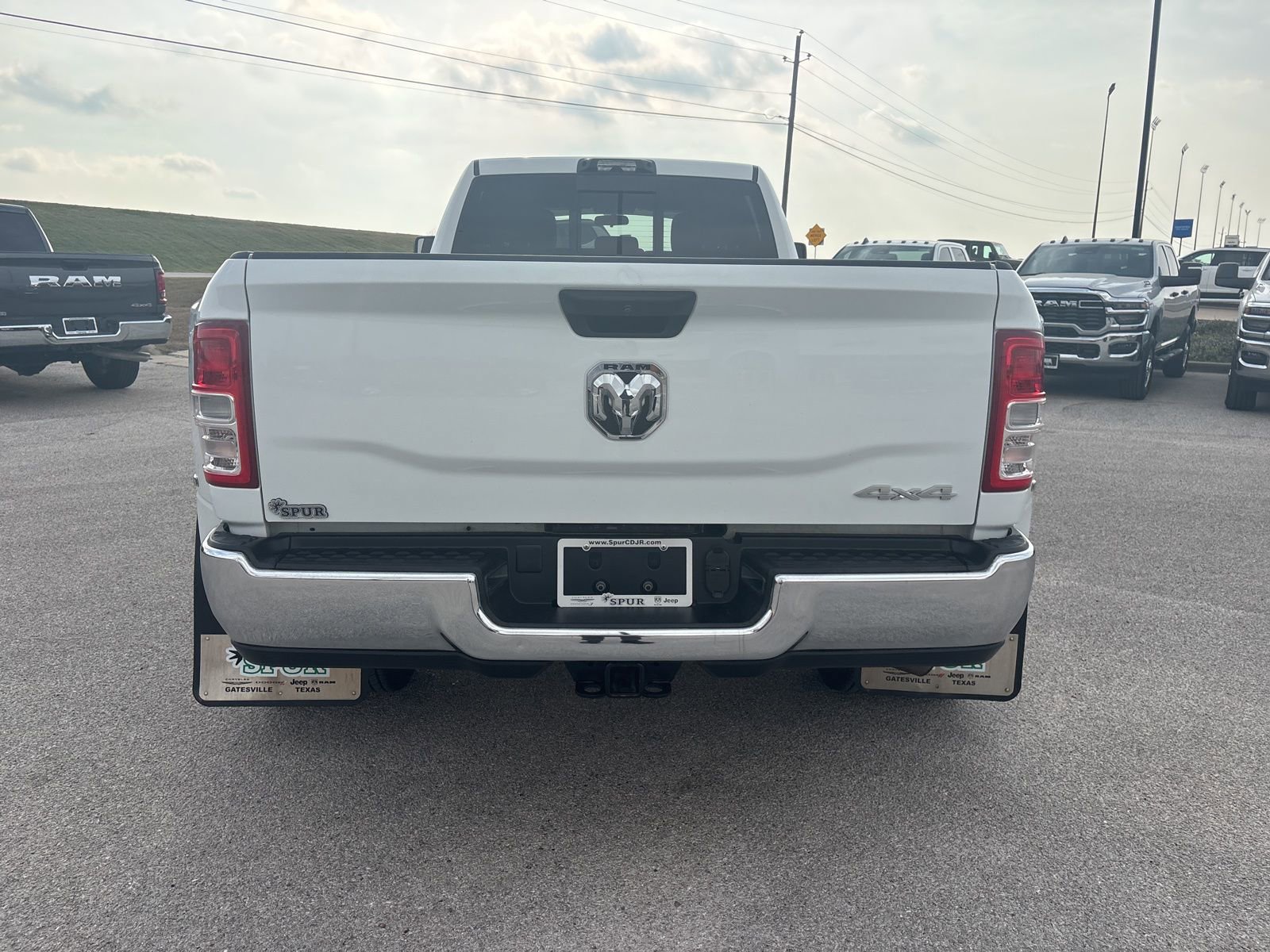 Used 2024 RAM 3500 Tradesman w/ Chrome Appearance Group image 4