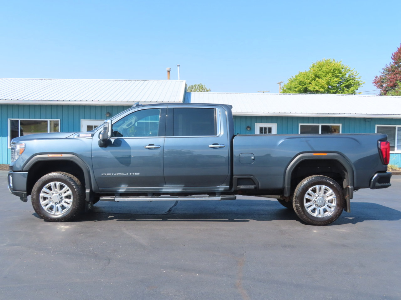 Used 2020 GMC Sierra 3500 Denali image 3