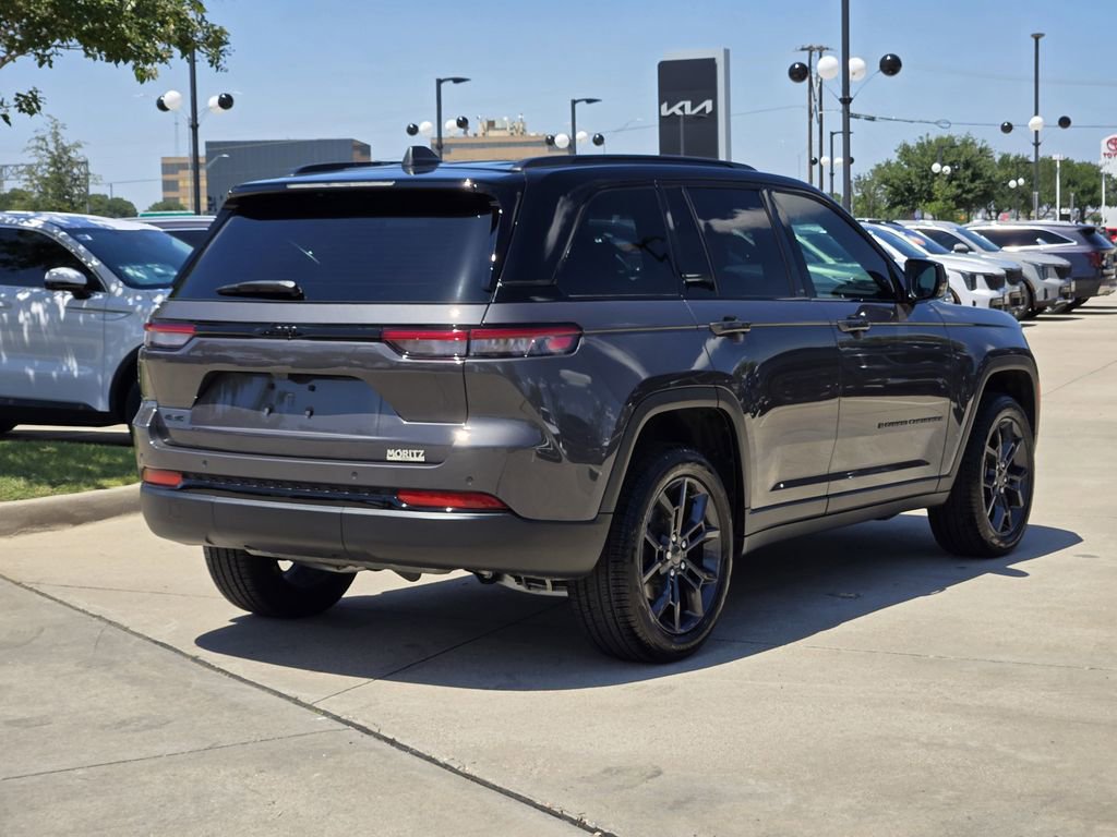 Used 2025 Jeep Grand Cherokee Limited w/ Trailer Tow Package AWD/4WD image 4