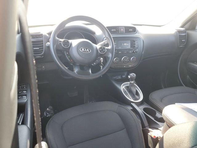 Used 2016 Kia Soul + image 10