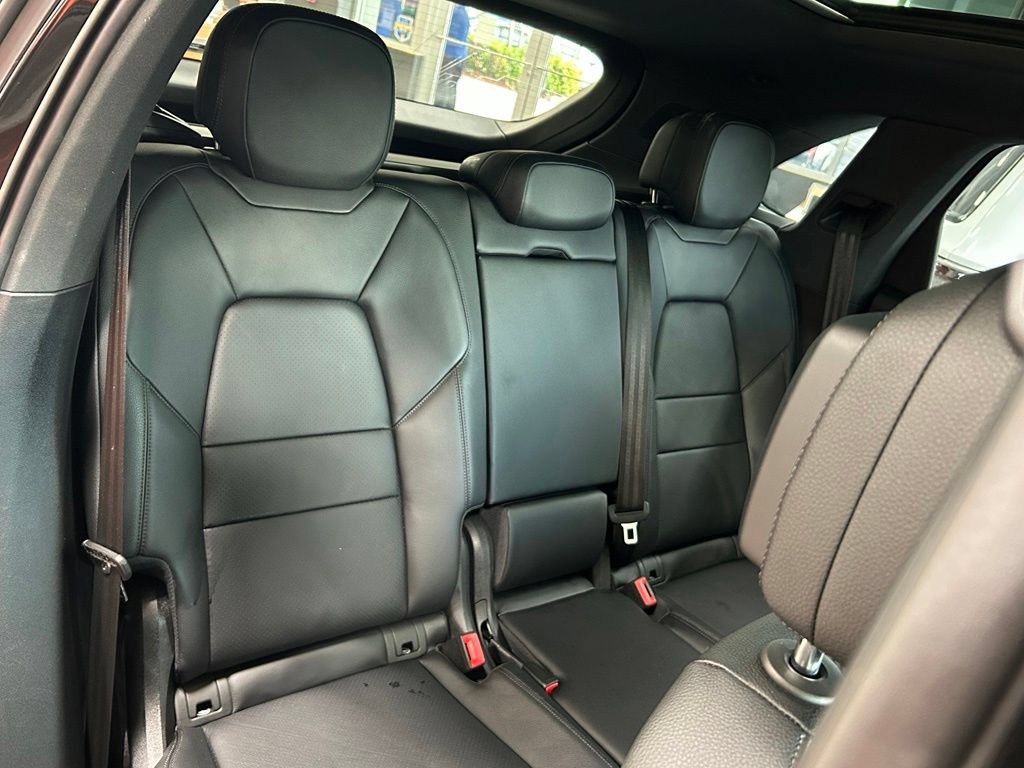 Used 2025 Porsche Cayenne AWD/4WD image 21
