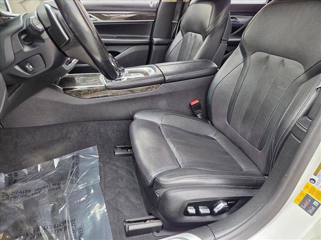 Used 2018 BMW 740e xDrive image 17