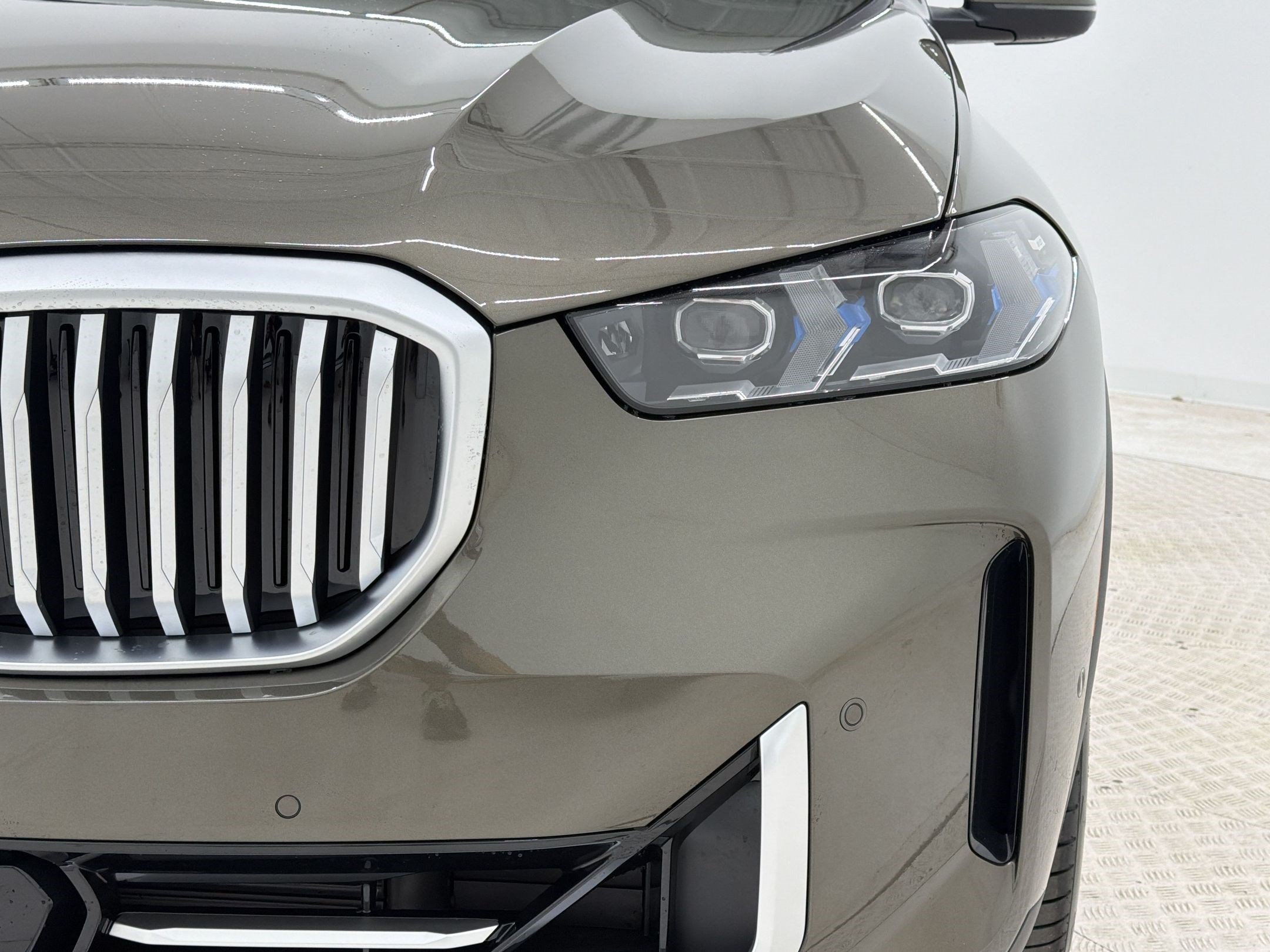 New 2026 BMW X5 xDrive40i w/ Climate Comfort Package AWD/4WD image 11