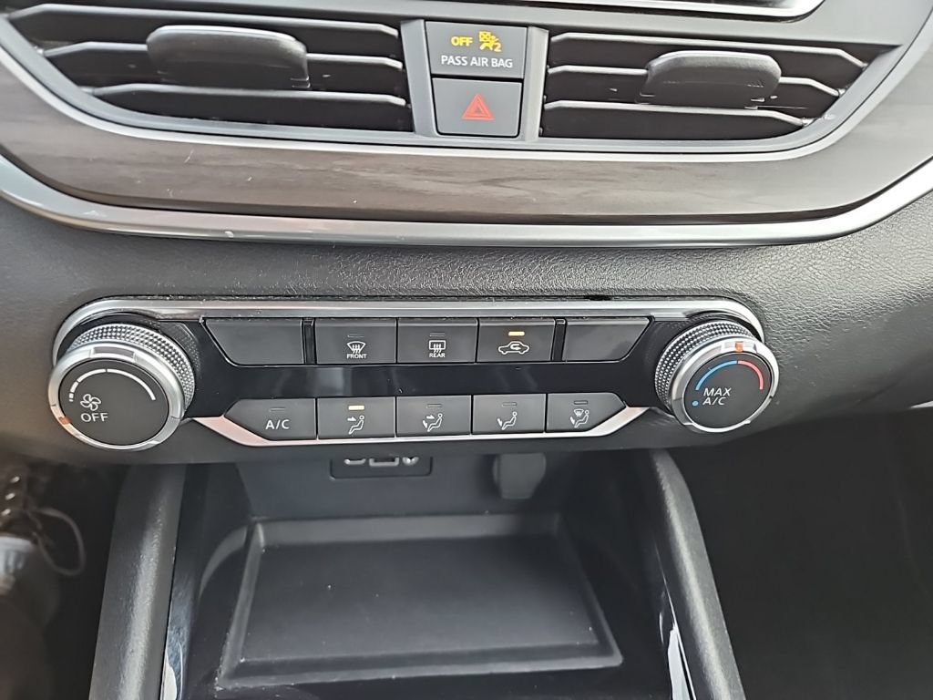 Used 2024 Nissan Altima 2.5 SV FWD image 17