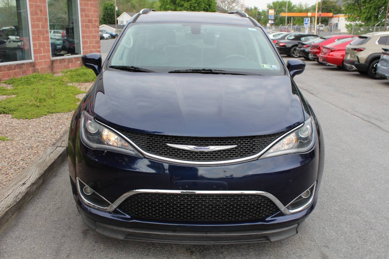 Used 2019 Chrysler Pacifica Touring-L FWD image 5