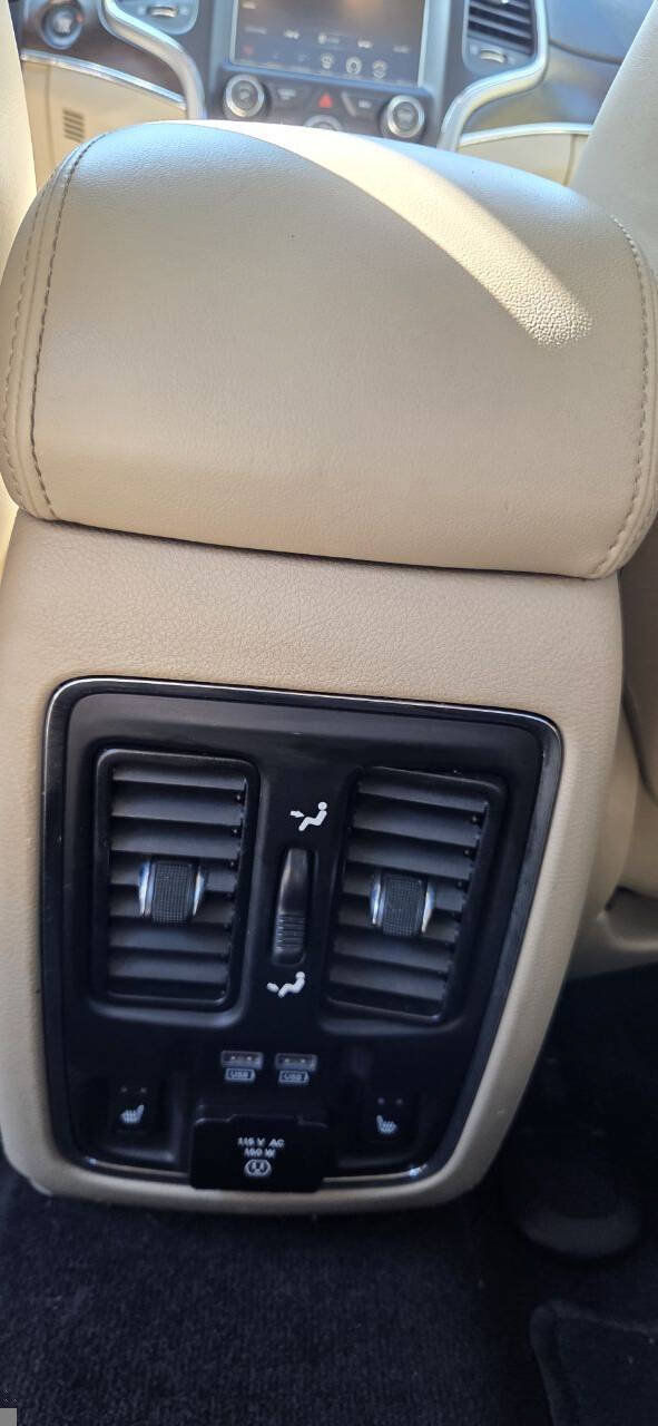 Used 2014 Jeep Grand Cherokee Limited w/ Luxury Group II AWD/4WD image 22