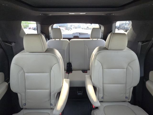 Used 2022 Chevrolet Traverse Premier FWD image 19
