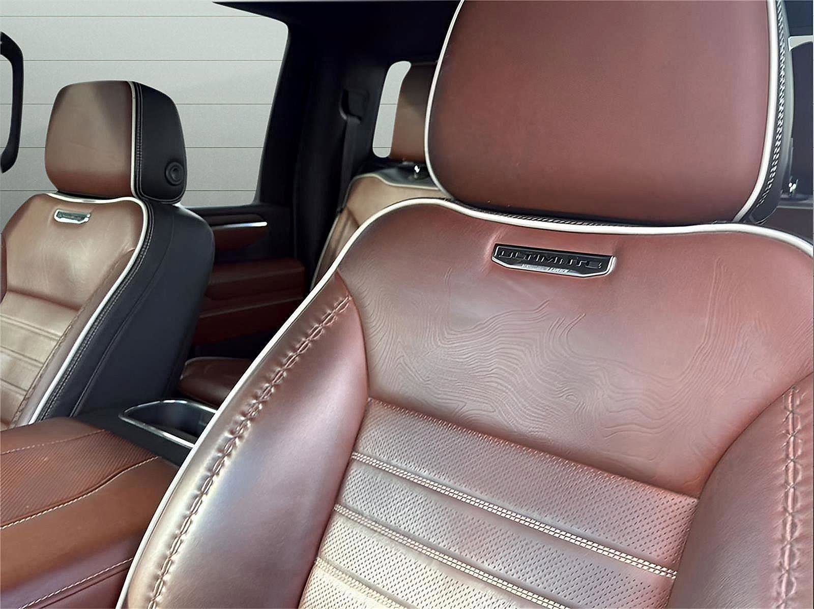 Used 2024 GMC Sierra 3500 Denali Ultimate image 16