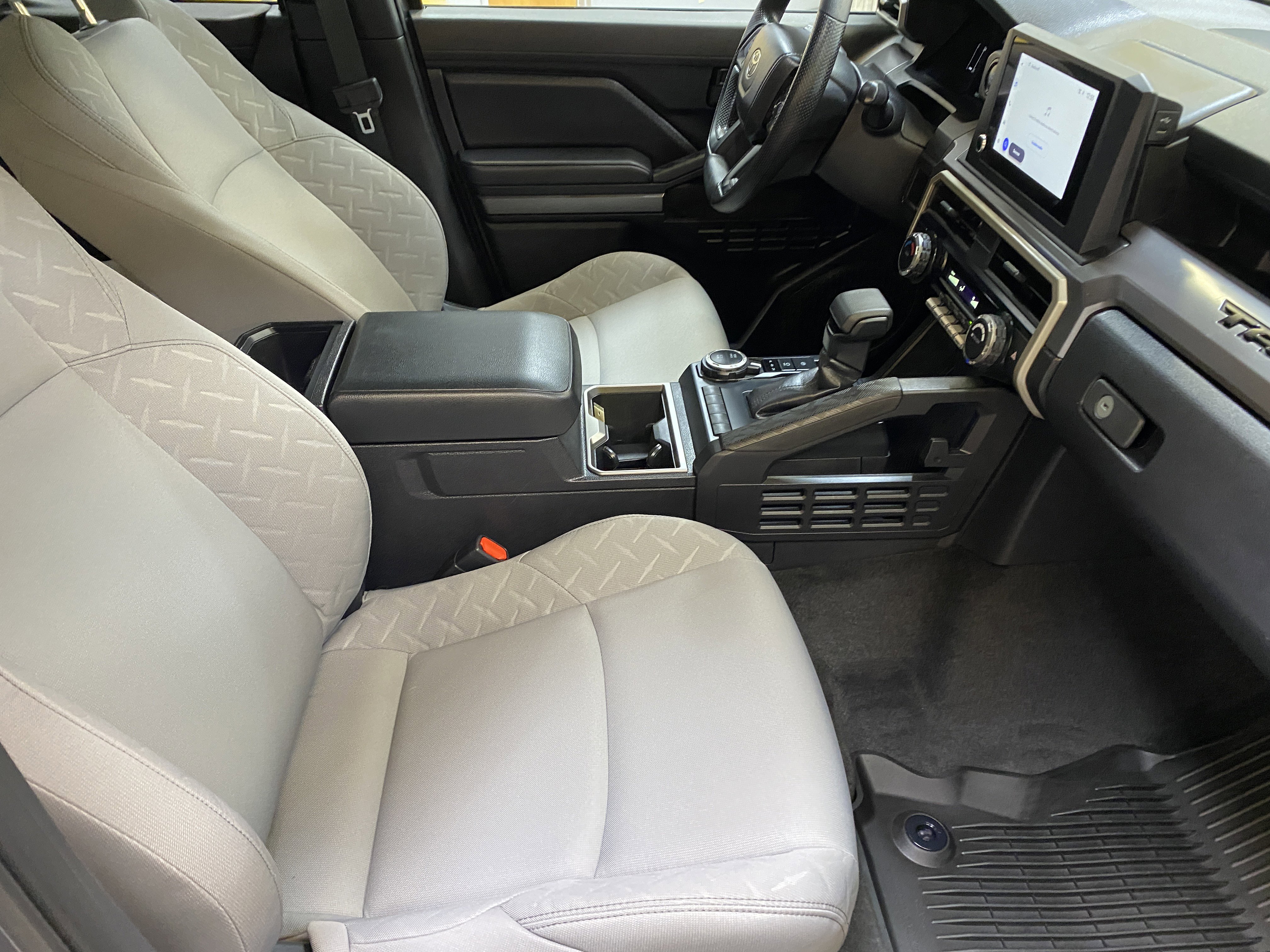 Used 2025 Toyota Tacoma SR5 image 27