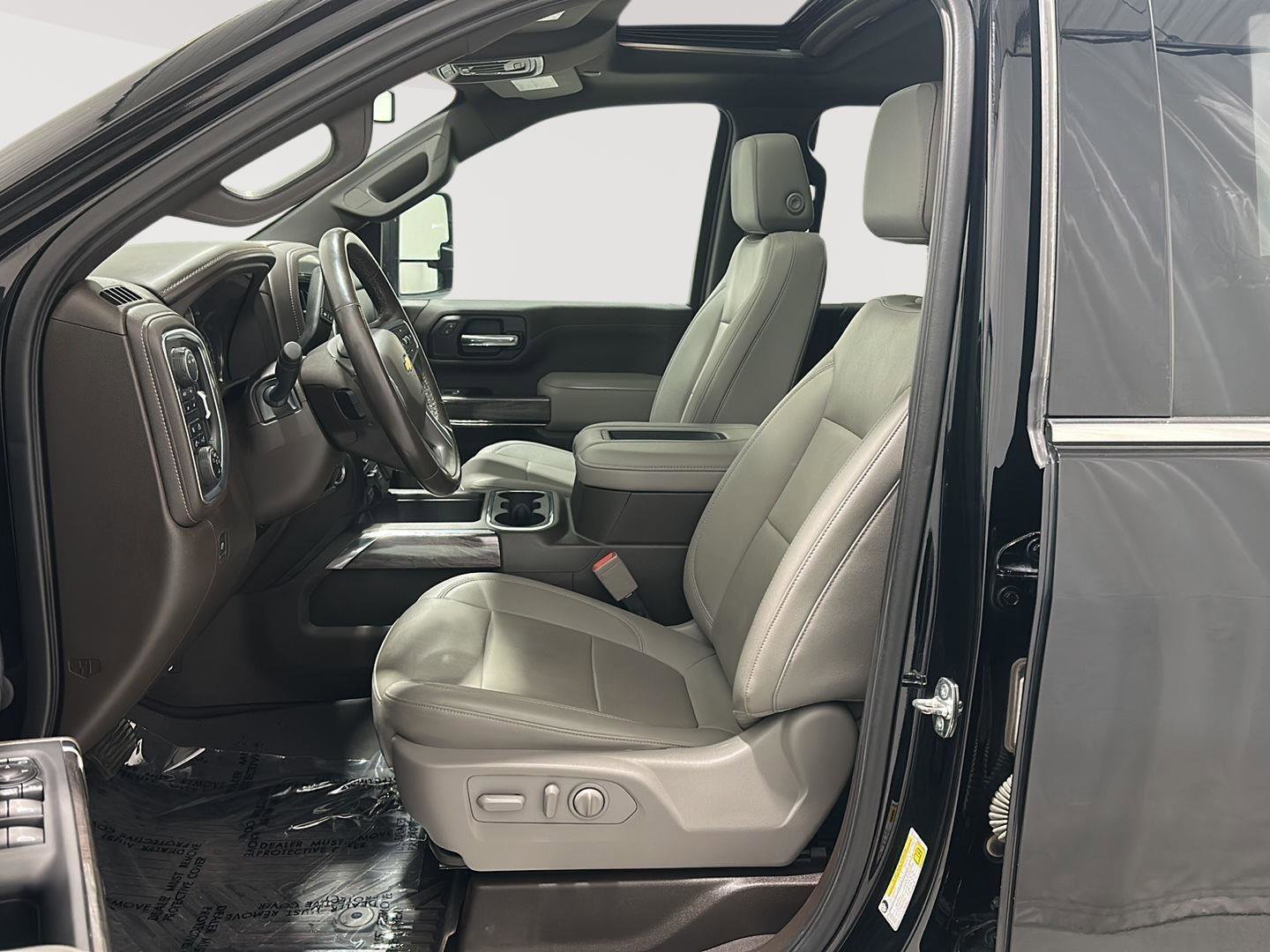 Used 2022 Chevrolet Silverado 2500 LTZ AWD/4WD image 9