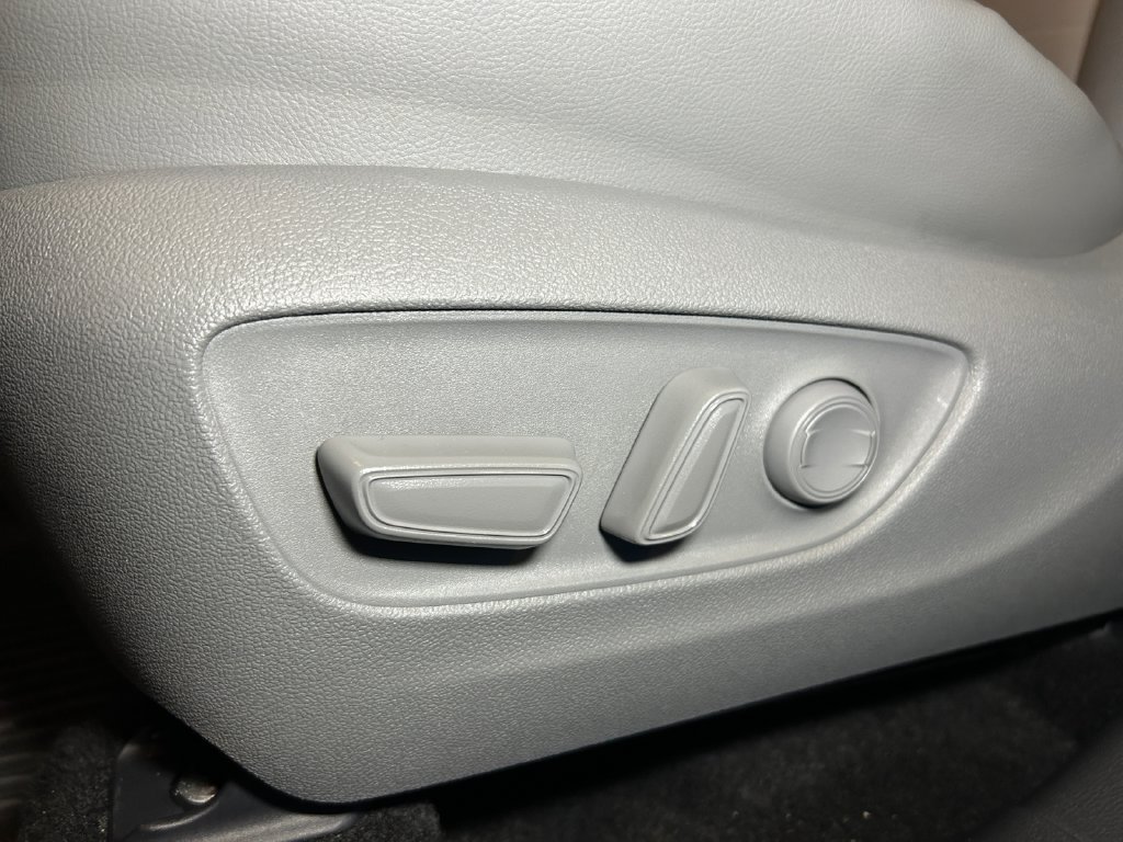 Certified 2026 Toyota Highlander XLE AWD/4WD image 24