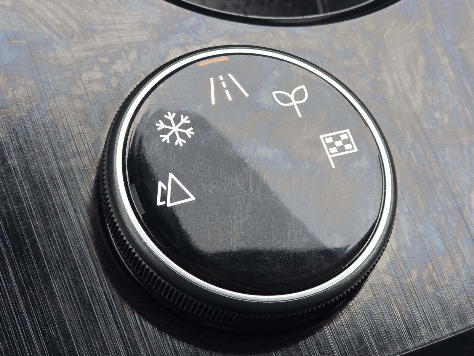 Used 2023 Nissan Rogue SV image 7