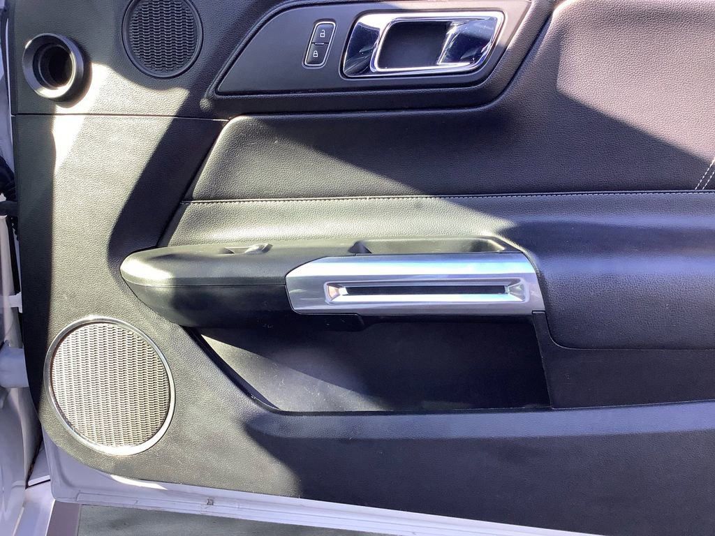 Used 2016 Ford Mustang Premium image 15