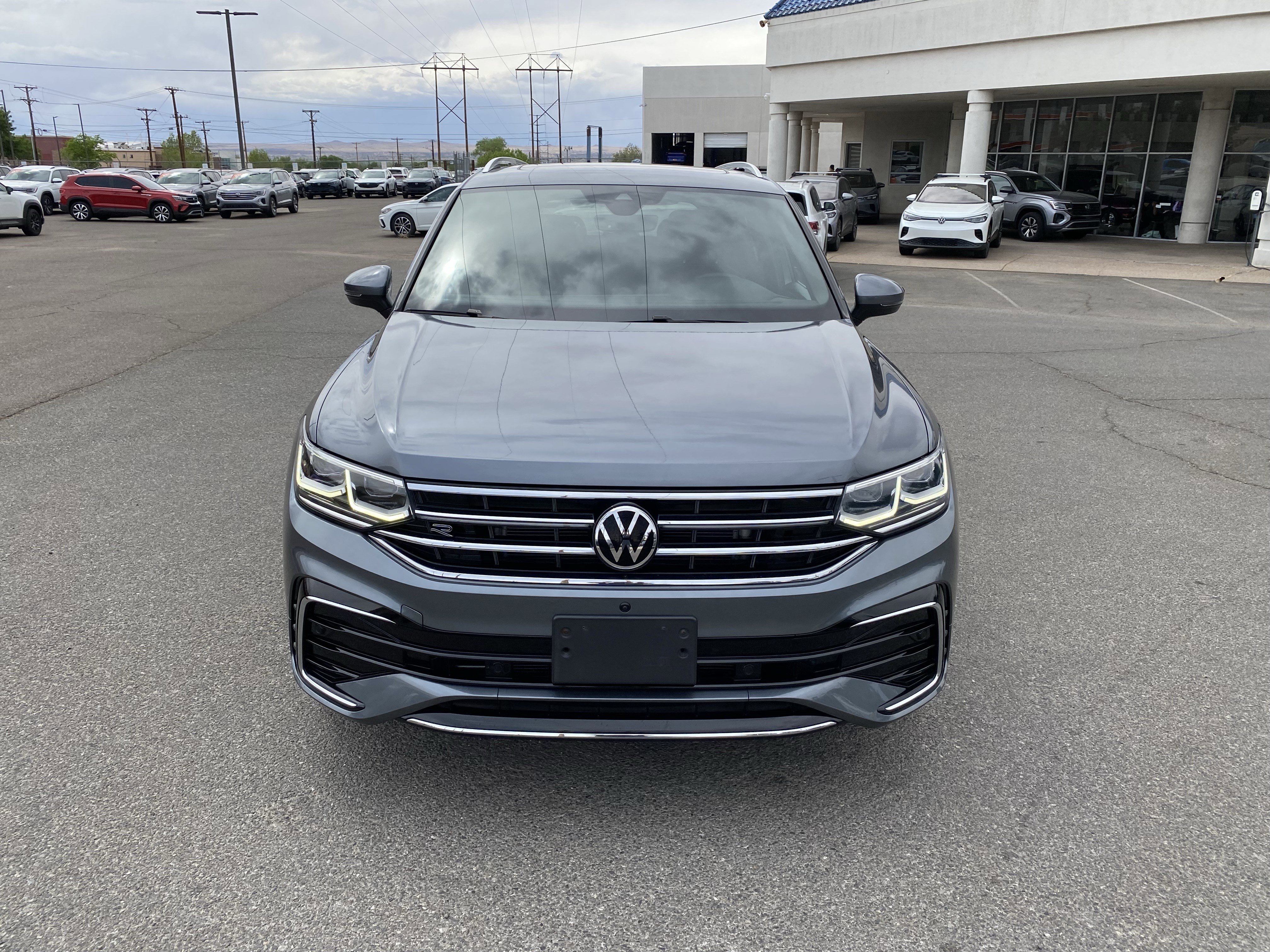 Used 2023 Volkswagen Tiguan SEL R-Line image 42