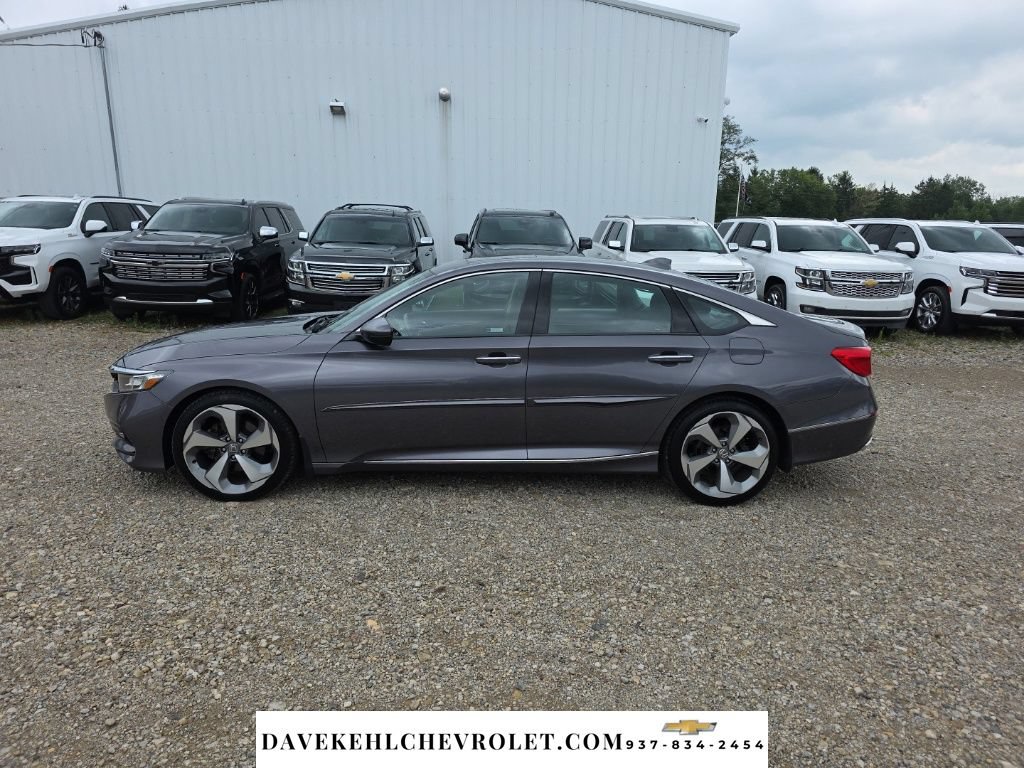 Used 2018 Honda Accord Touring image 2